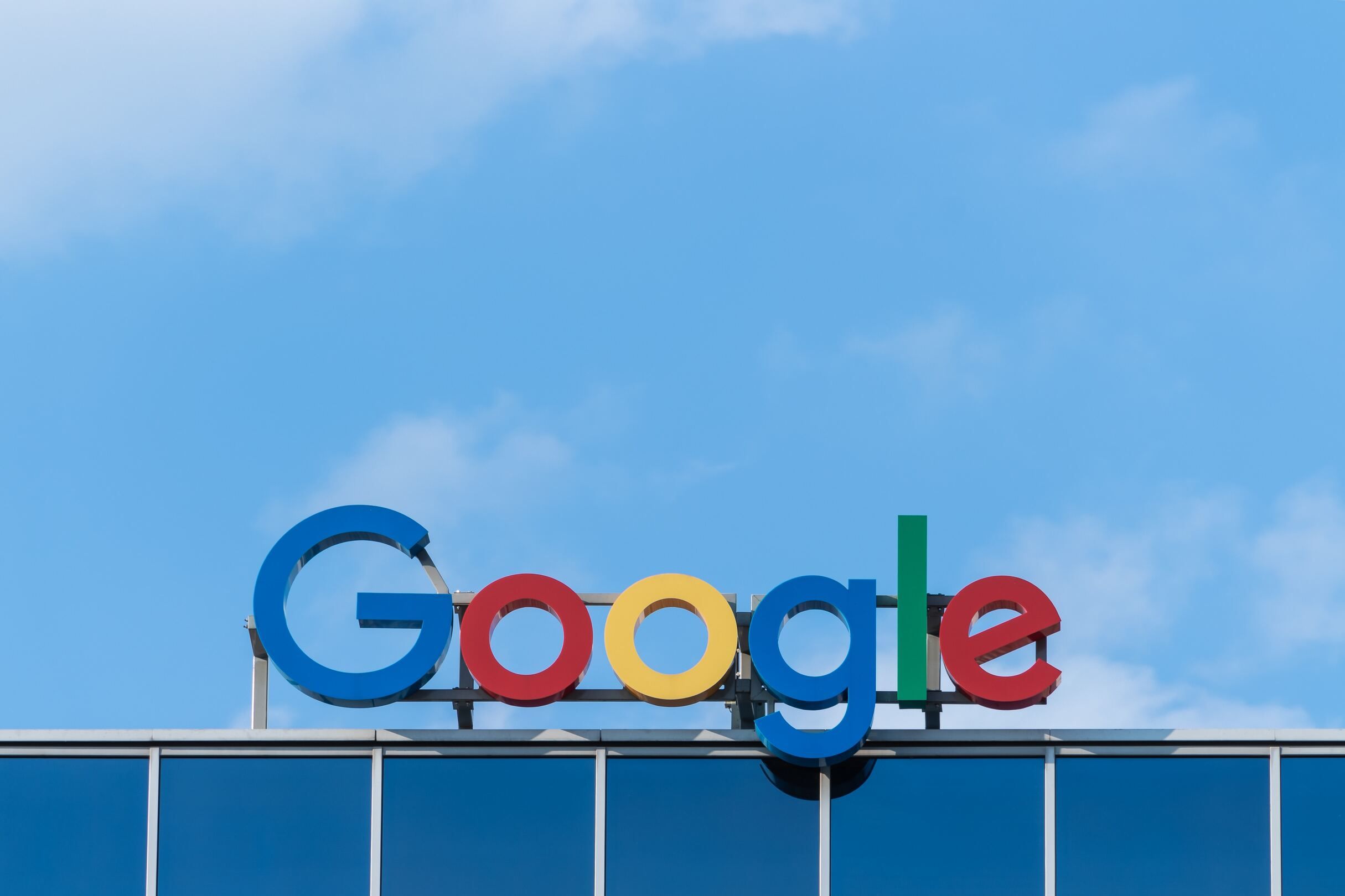 google-sign-logo-photo-with-blue-sky-in-background.jpg
