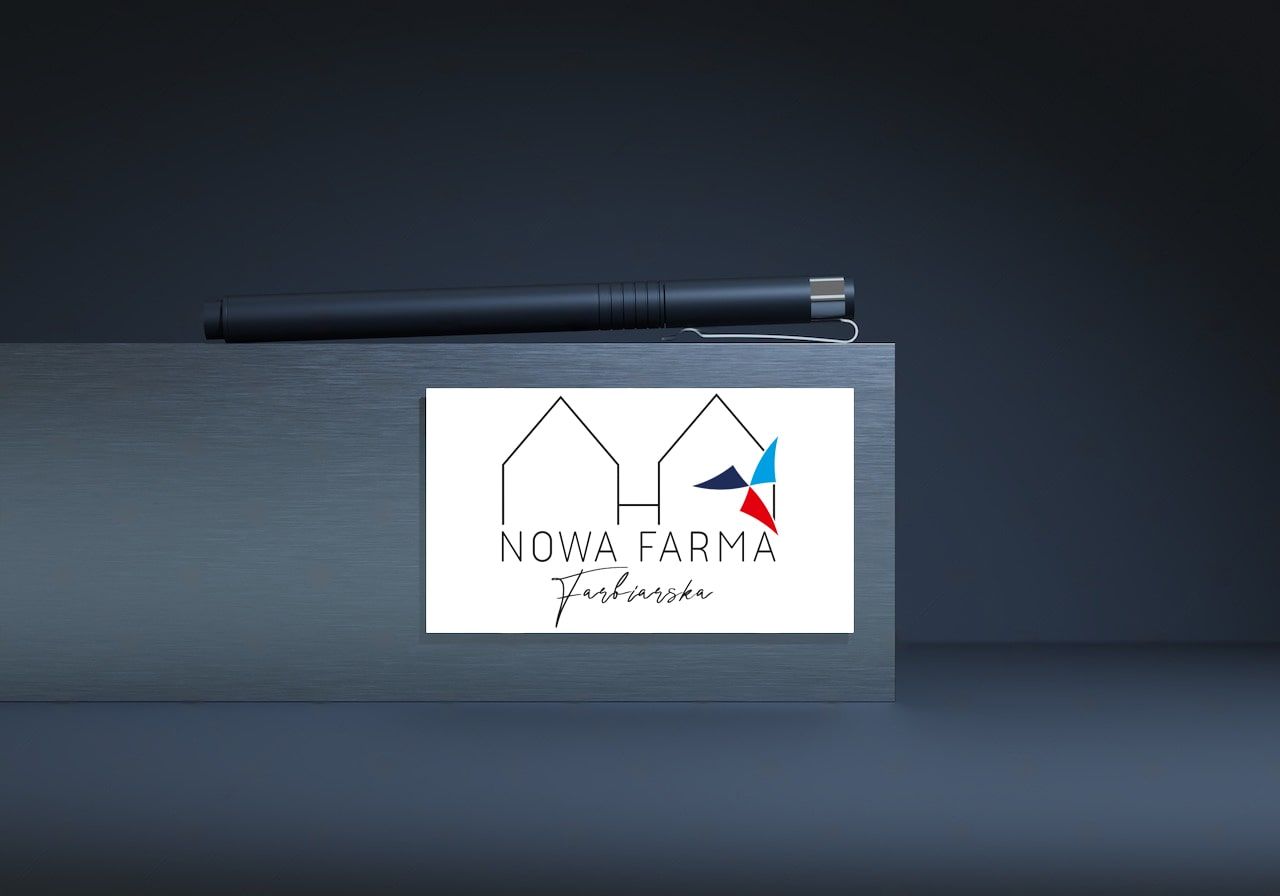 pen-long-living-on-a-box-with-logo.jpg